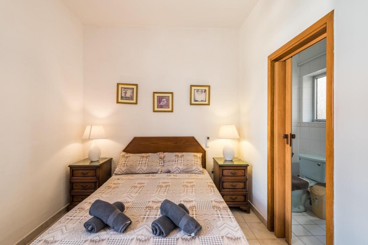Bayview 2 Bedroom Seaview Apartment With Large Terrace With Panoramic Views - By Getawaysmalta San Pawl il-Baħar Kültér fotó