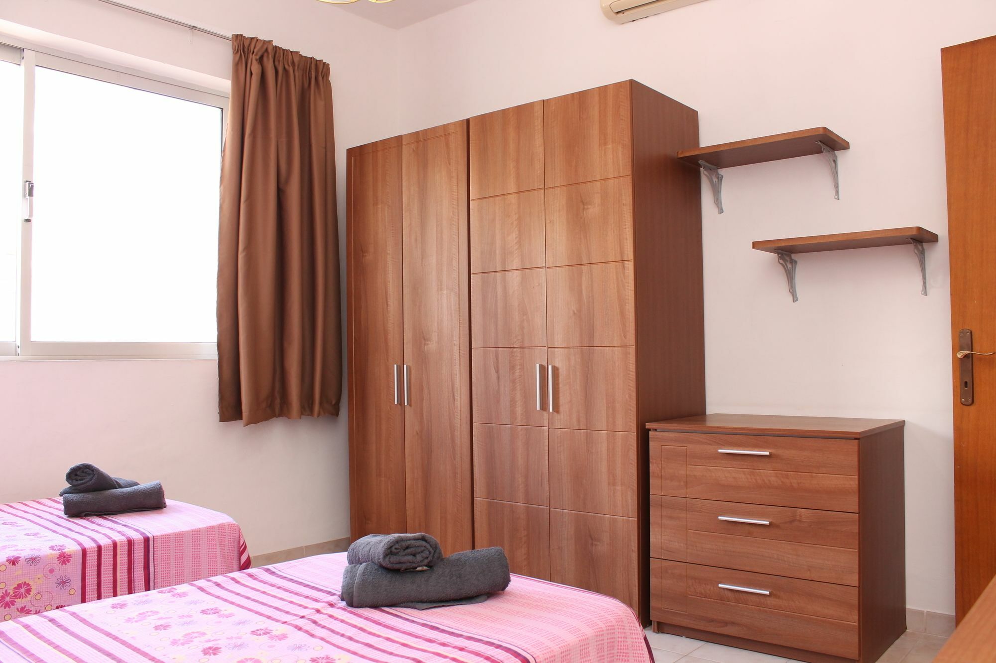 Bayview 2 Bedroom Seaview Apartment With Large Terrace With Panoramic Views - By Getawaysmalta San Pawl il-Baħar Kültér fotó
